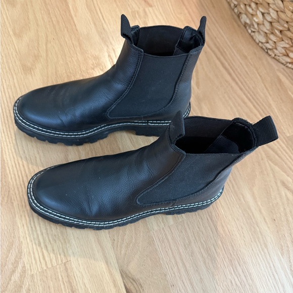 Dolce Vita Black Ankle Boots - Picture 1 of 5